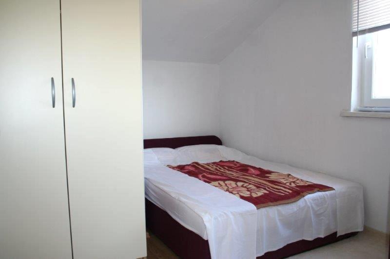 App Dzafic Apartment Vrh  Bagian luar foto